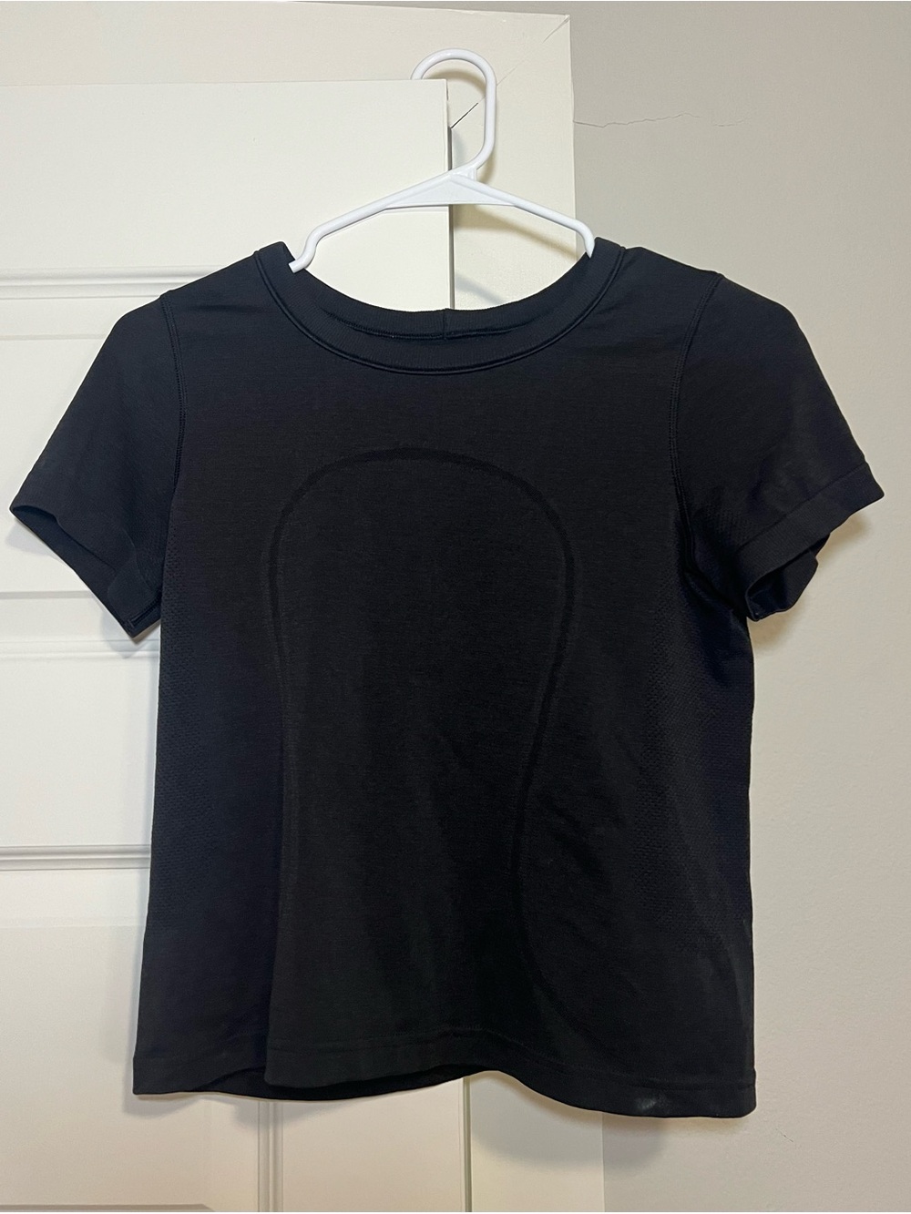 Lululemon Cropped Black Short-Sleeve Top
